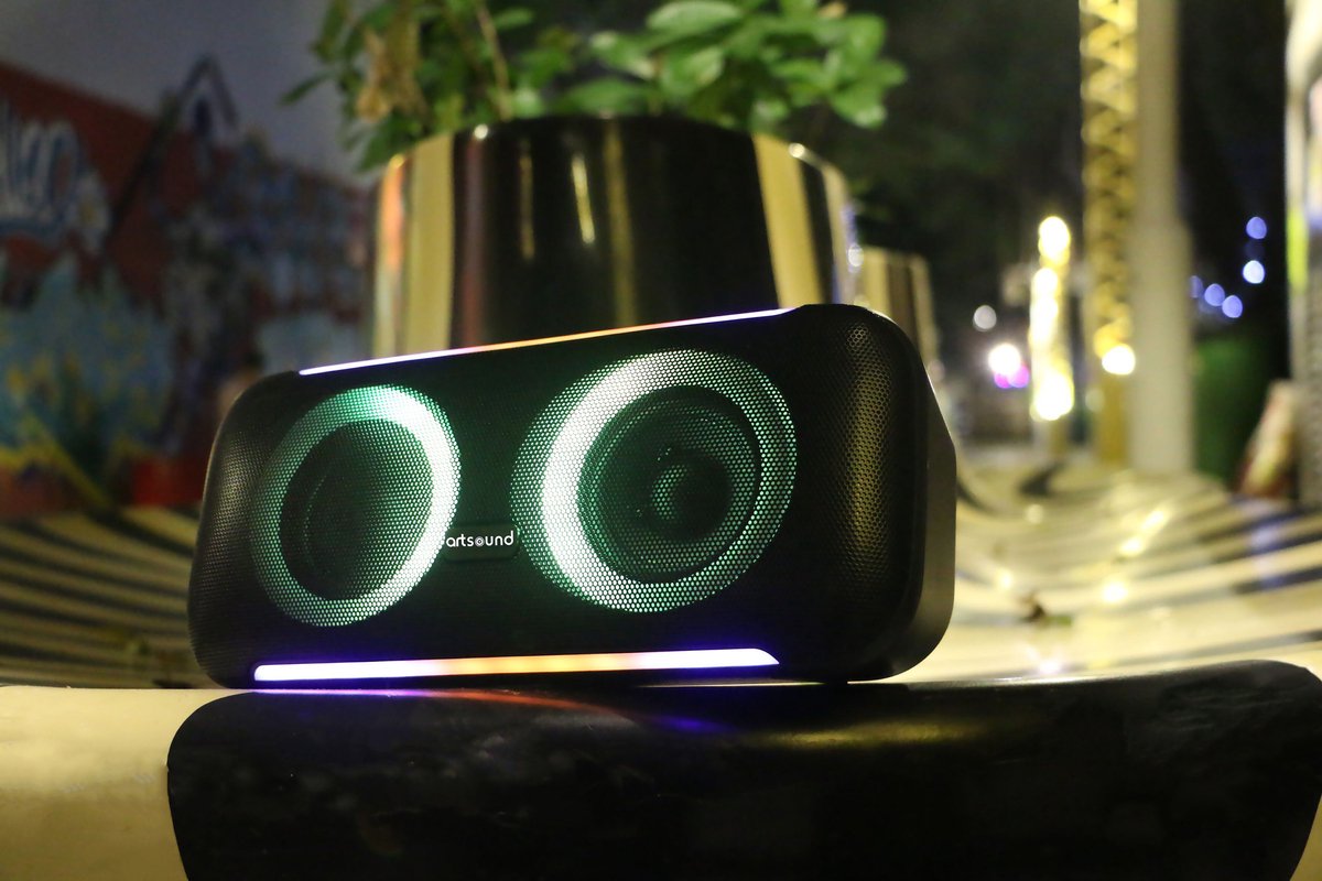 Altavoz Bluetooth inalámbrico Artsound Lightbeats L con luces de fiesta, negro