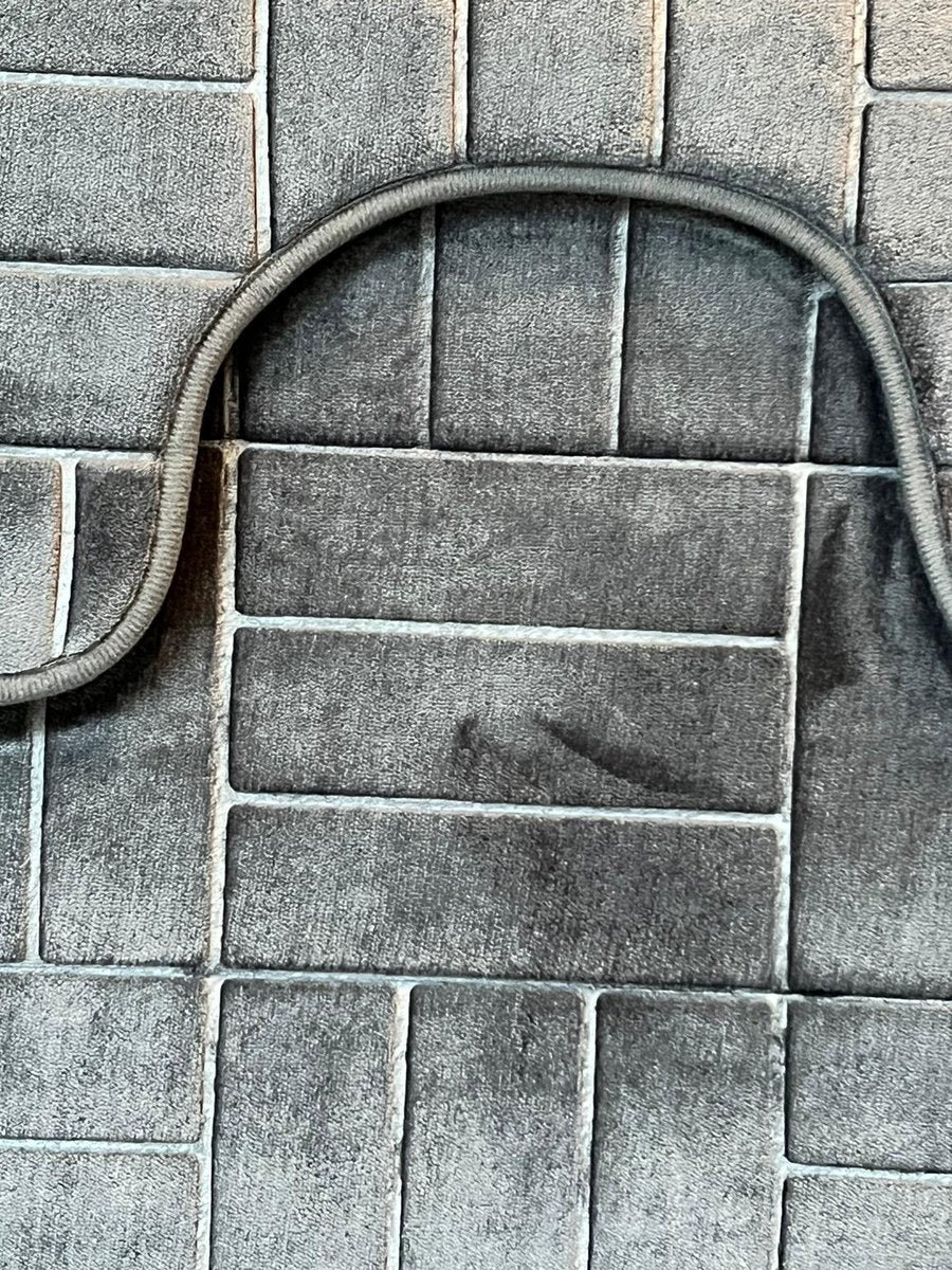 Alfombrilla de baño con recorte gris claro
